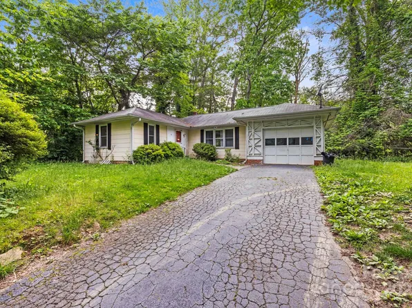 12 Lake Dr, Laurel Park, NC 28739