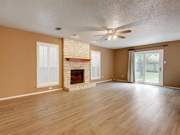 3rd image of 12214 Antoinette Pl