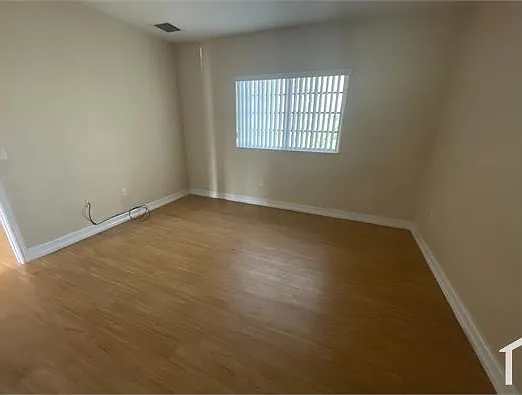 2711 NE 4th St #203 — Photo 10