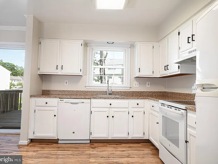 3406 Winter Moss Ct — Photo 9