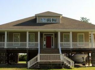 522 Sandy Point Dr, Beaufort, NC 28516