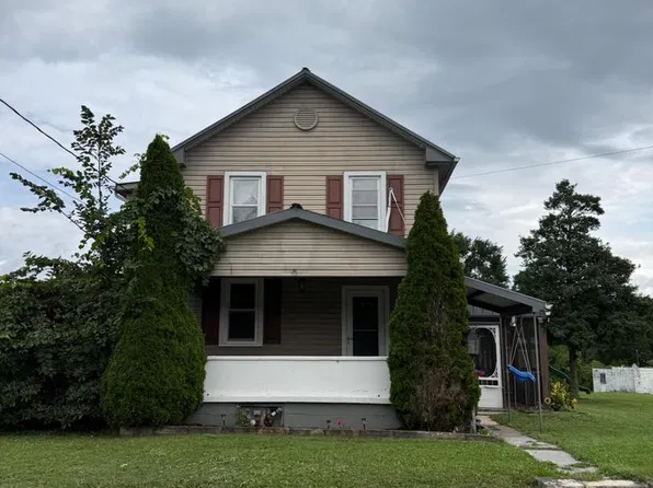 1702 Mifflin St, Saxton, PA 16678