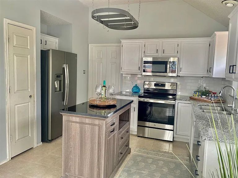 6302 Mount Vernon Dr — Photo 21