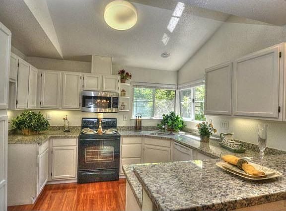 3rd image of 1839 Parkview Green Cir