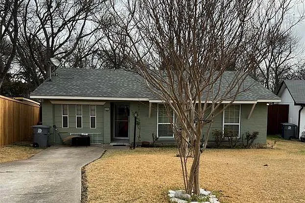 10353 Baronne Cir — Photo 1