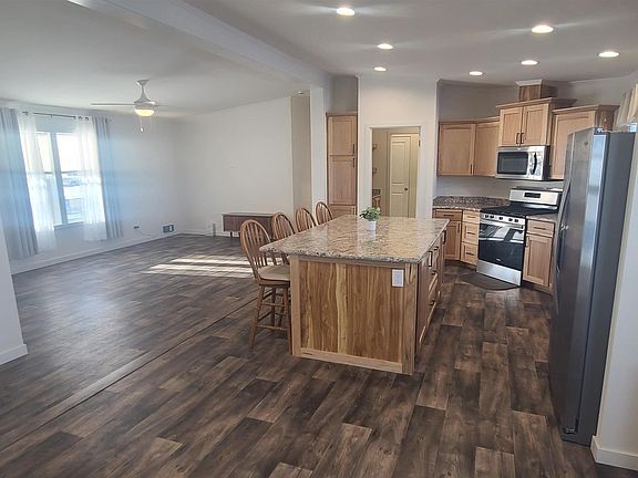 3rd image of 112 Merrill Rd