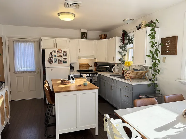 15 E Market St — Photo 3