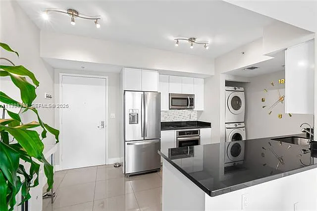 92 SW 3rd St #4702 — Photo 9