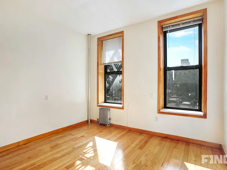35 Henry St #2C — Photo 1