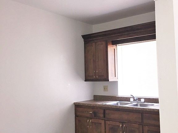 5th image of 2115 S Gaffey St #A