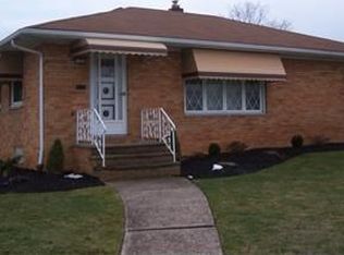 1101 Maple Dr, Parma, OH 44134