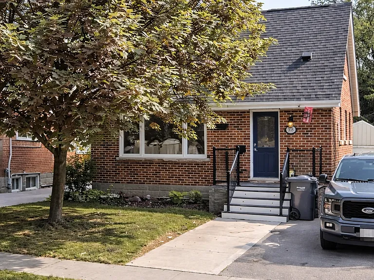 Elliott St — Photo 10
