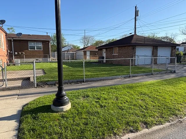 7349 Howard Ave — Photo 5