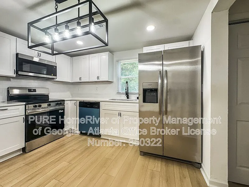 4 bed, 2.0 bath, 1000 sqft, $1,650 — Photo 3