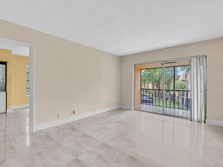 470 NW 20th St #3020 — Photo 13