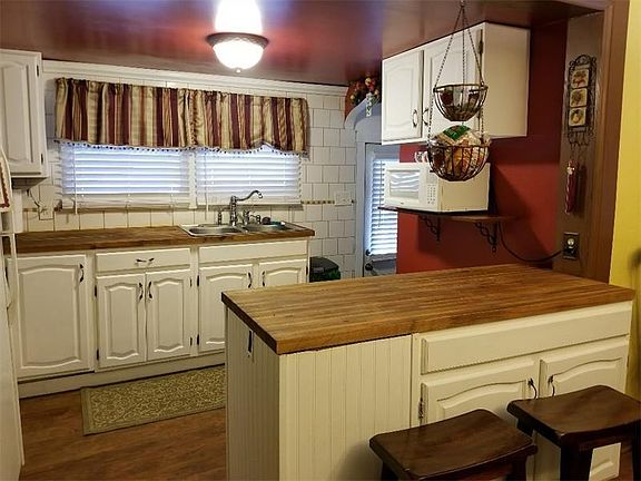 3rd image of 820 Allwine Ave