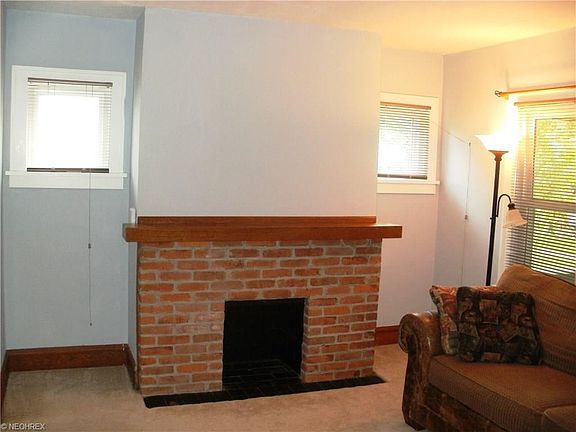3rd image of 2179 Carabel Ave
