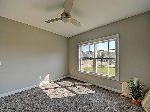 5th image of 503 Majestic Oak Ct