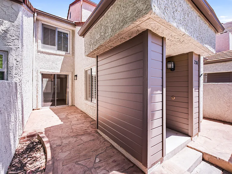 238 N Via Colinas — Photo 16