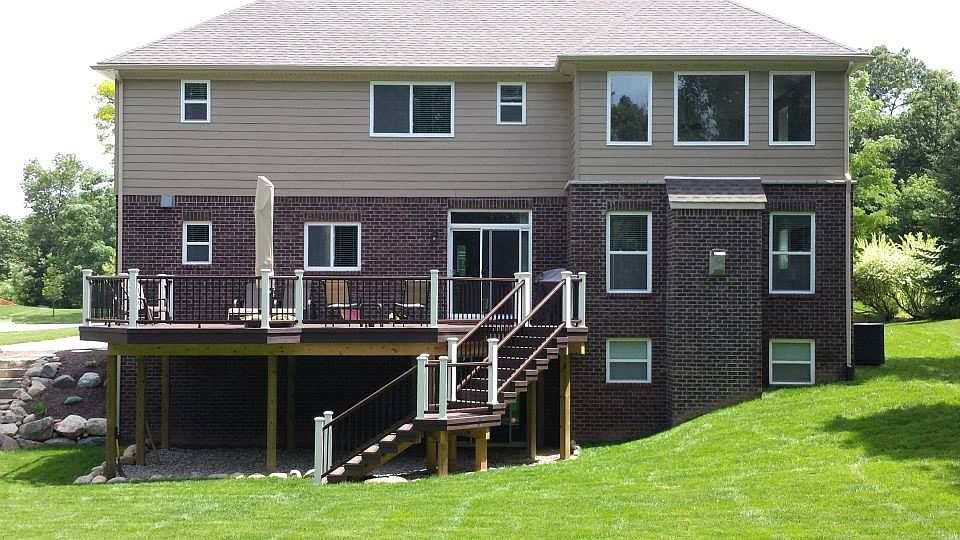 2nd image of 330 Woodsedge Ln