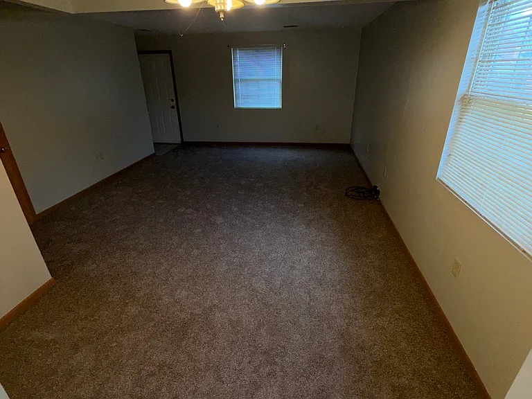 162 E Marigold St — Photo 10