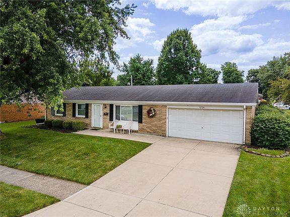 4th image of 1004 Bristol Dr