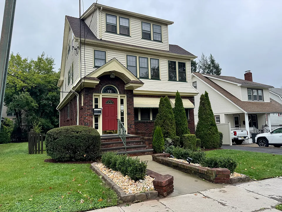 75 Williamson Ave #2