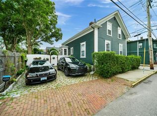 43 Poplar St, Newport, RI 02840