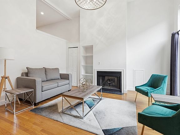 4th image of 85 Brainerd Rd #Th7