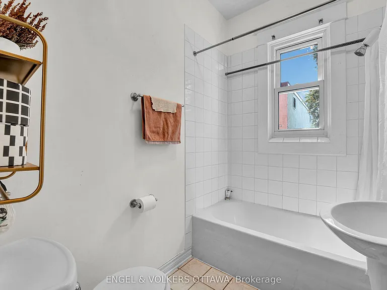 172 Ivy Cres #2 — Photo 15