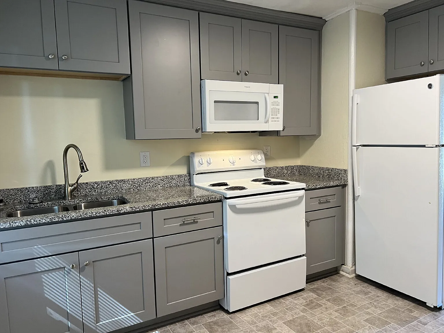 2 bed, 2.0 bath, 850 sqft, $1,400 — Photo 1