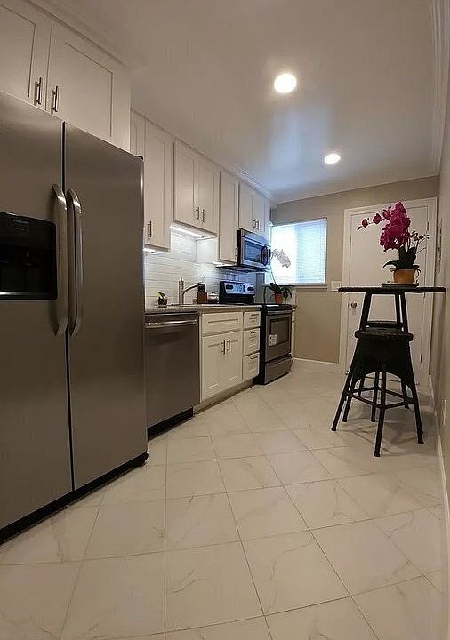 1st image of 5074 Wilder Dr #1