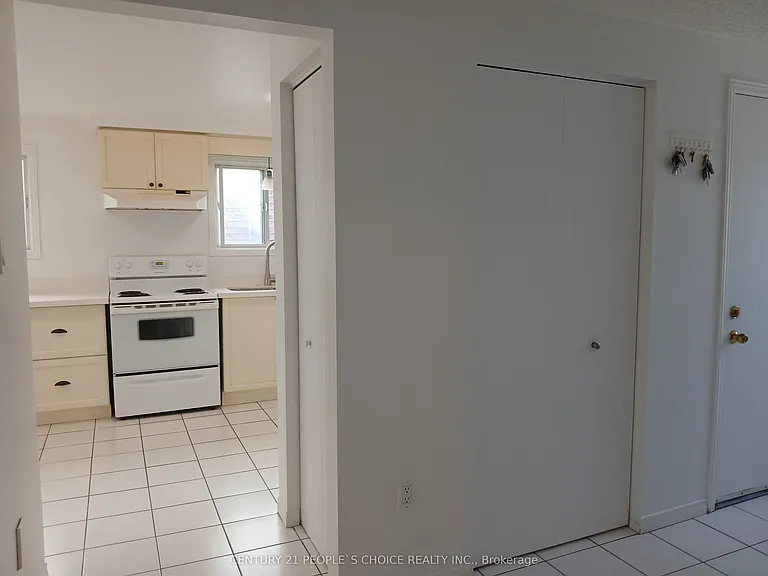 31 Moss Pl — Photo 13