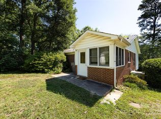 2001 McDonald Dr, Charlotte, NC 28216