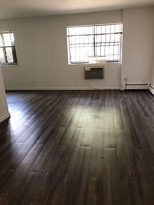 Rented by Contact Realty | media 2