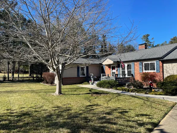 147 Elm Bend Rd, Brevard, NC 28712