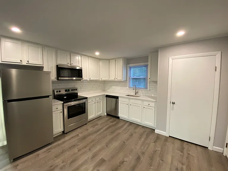 44 Stafford Street and 65 Worcester Road — Photo 16