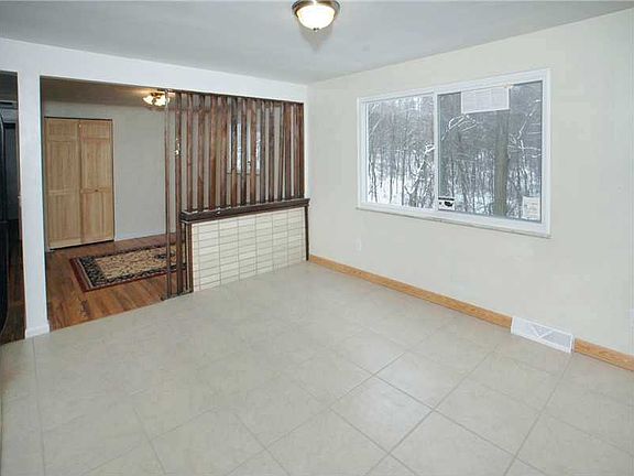 4th image of 6335 Woodlawn Ave