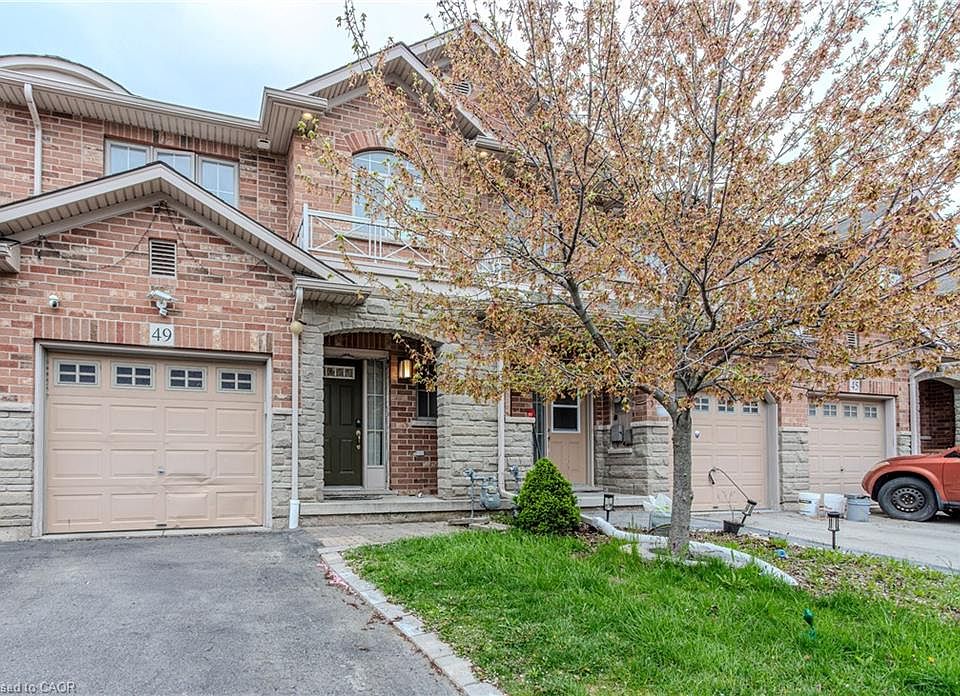 1st image of 49 Marina Point Cres