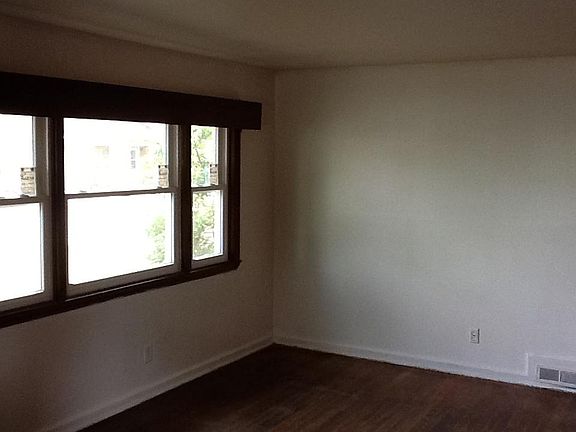 4th image of 611 Glover St