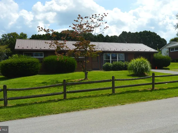 138 Suburban Ave, State College, PA 16803