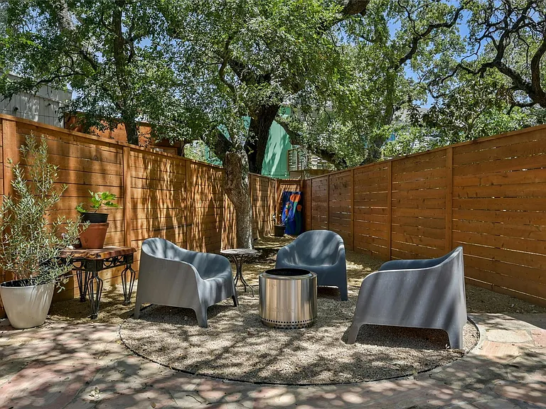 1187 Oak Grove Ave — Photo 24