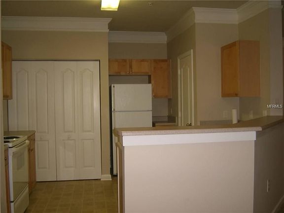 3rd image of 8818 Villa View Cir Unit 204