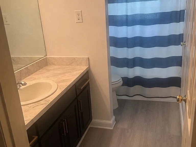 3077 Laura Ln — Photo 4