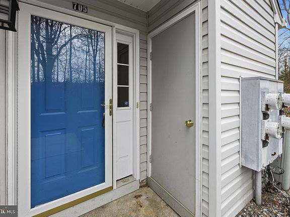 3rd image of 705 Quail Rd
