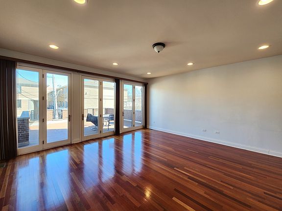 4th image of 3254 S Stewart Ave