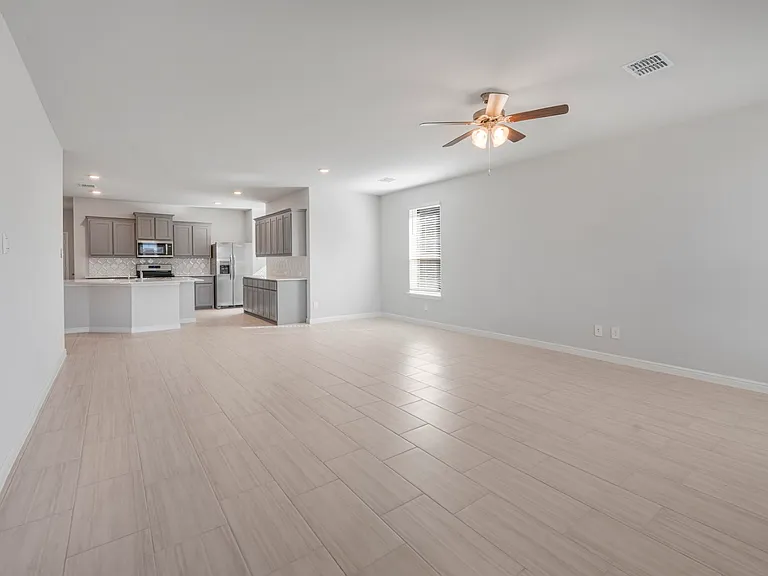 227 Mina St — Photo 1