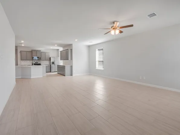 227 Mina St, Red Oak, TX 75154