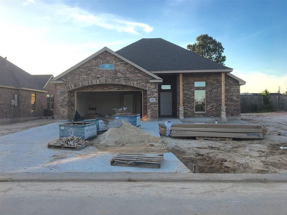 1st image of 6885 Woodridge Dr