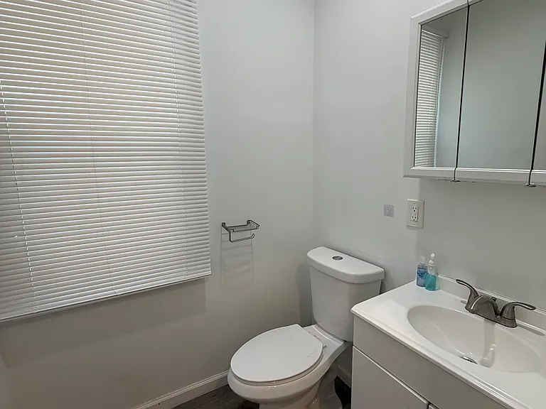 1222 Rowley Ave — Photo 5